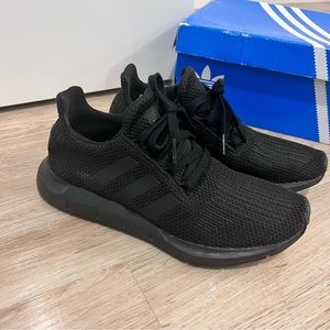 Adidas Swift Run Black